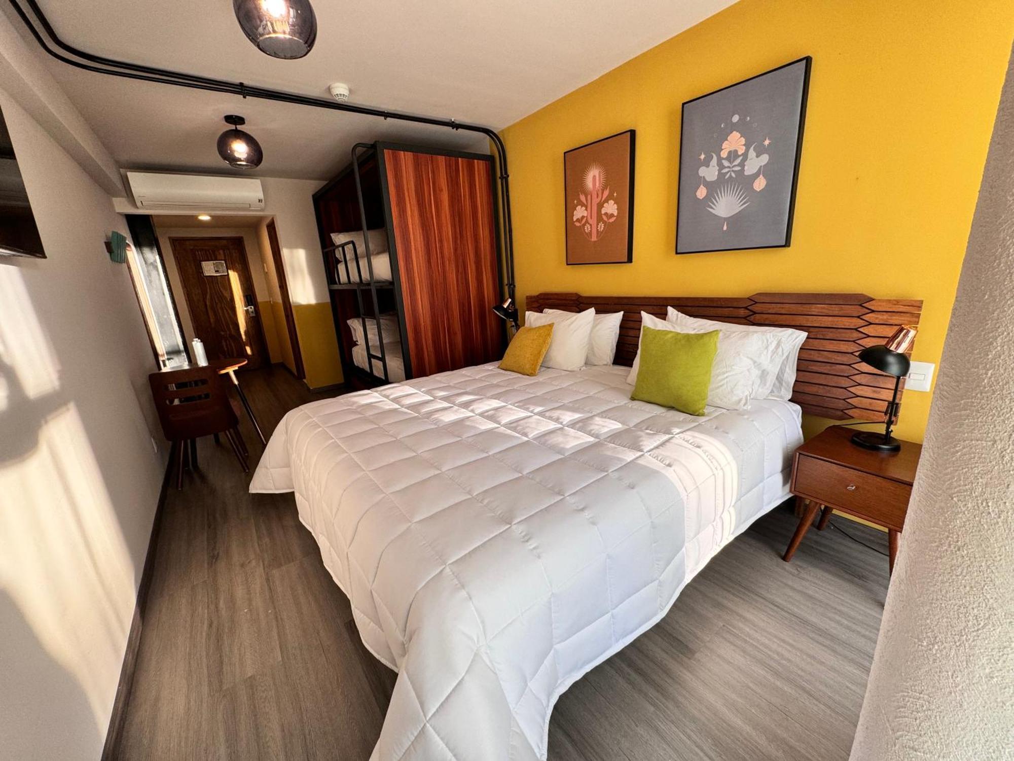 גואדלחארה Hotel Ola Chapultepec מראה חיצוני תמונה