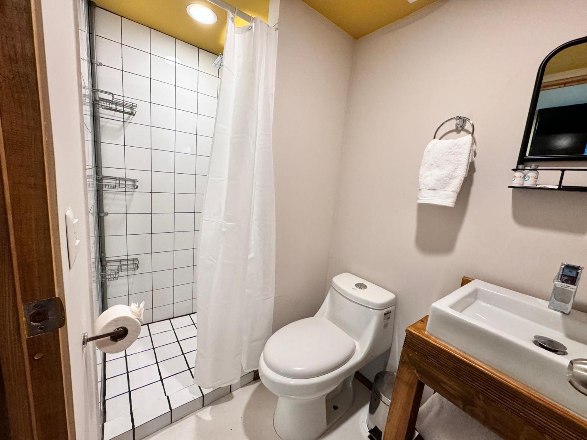 גואדלחארה Hotel Ola Chapultepec מראה חיצוני תמונה