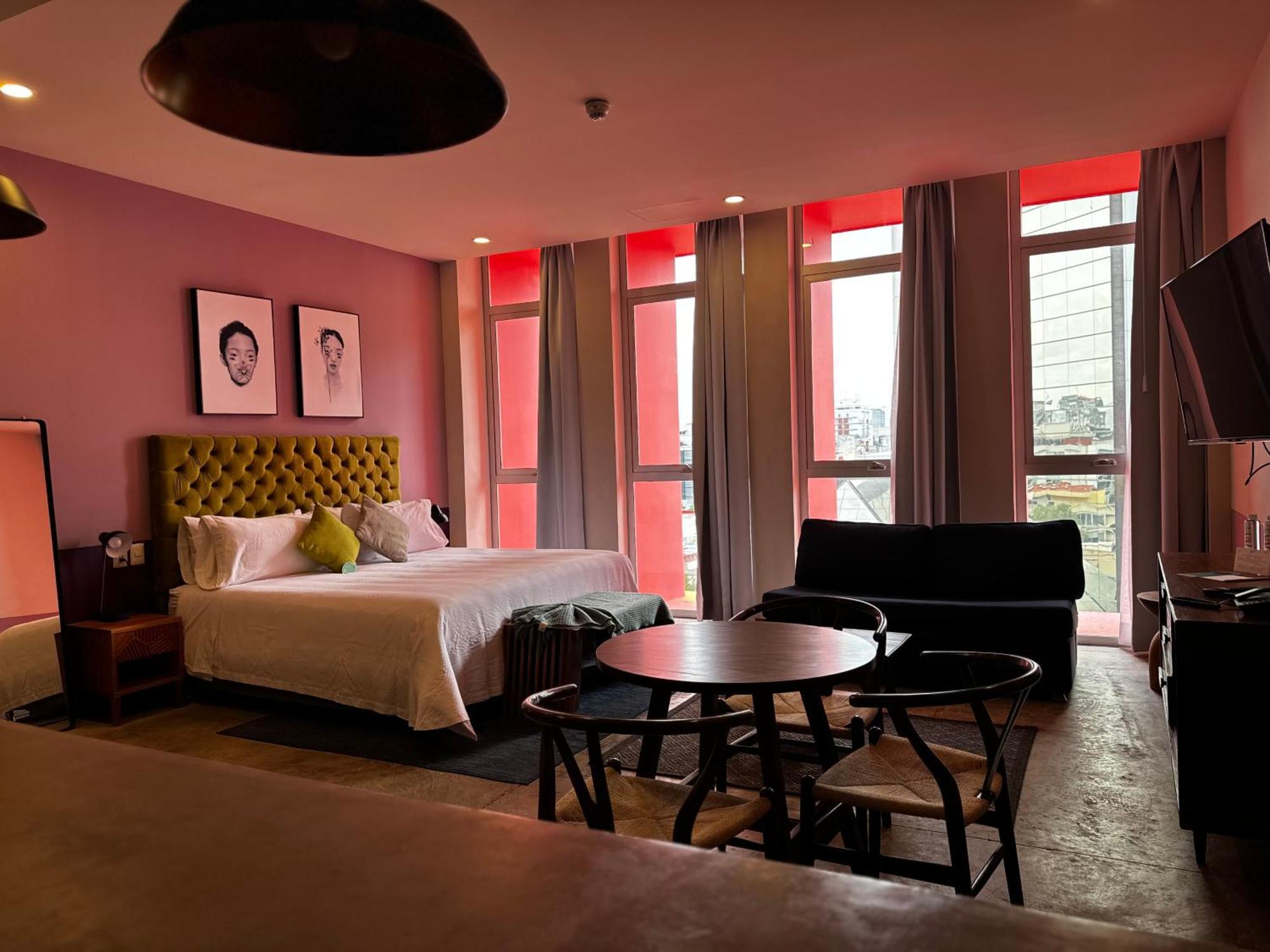 גואדלחארה Hotel Ola Chapultepec מראה חיצוני תמונה