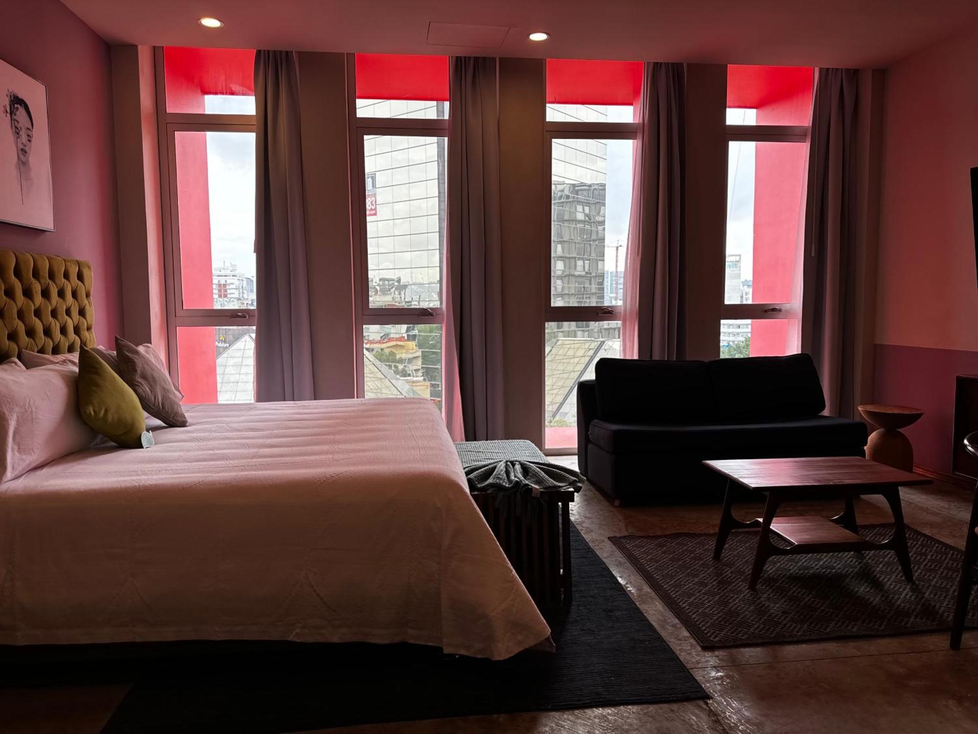 גואדלחארה Hotel Ola Chapultepec מראה חיצוני תמונה