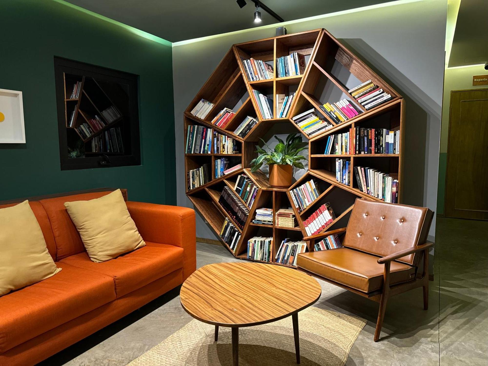 גואדלחארה Hotel Ola Chapultepec מראה חיצוני תמונה