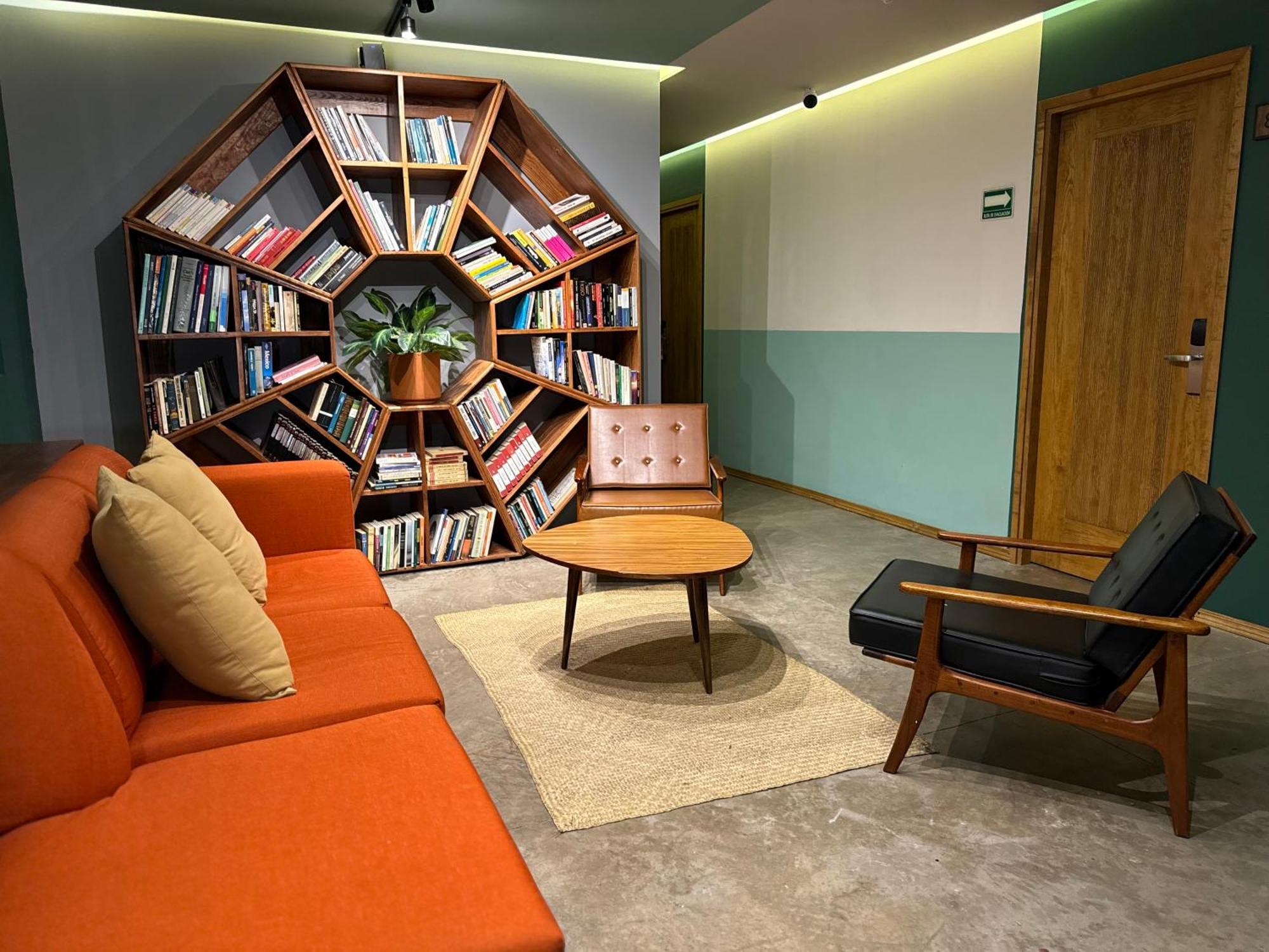 גואדלחארה Hotel Ola Chapultepec מראה חיצוני תמונה